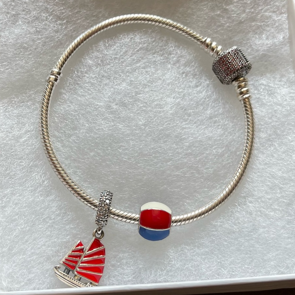 NWOT Pandora Bracelet Pink Pave Barrel Clasp w/ 2 Charms